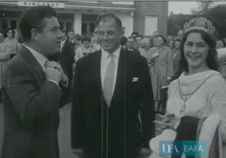 Kenneth More opening North West Frontier at the Kingsway Cinema, Hadleigh (Essex)