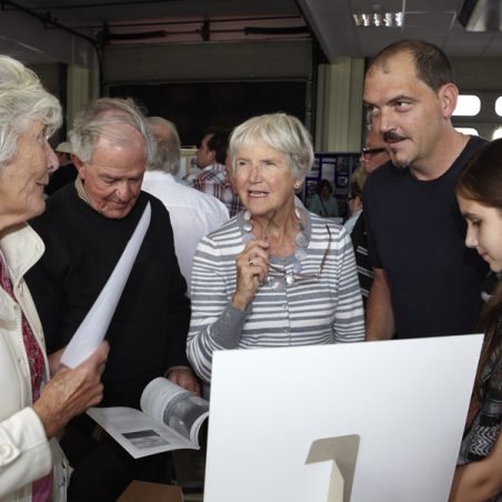 Friends, family and neighbours Friends, family and neighbours | Tessa Hallmann