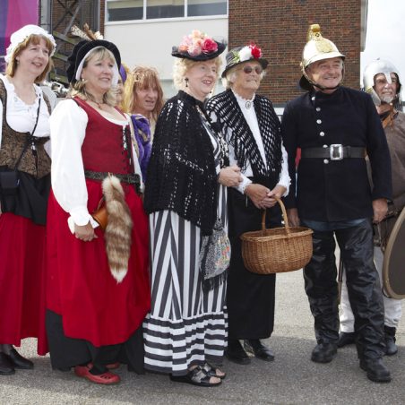 Housewives, wenches and Victorian ladies. And then there were the men... Housewives, wenches and Victorian ladies. And then there were the men... | Tessa Hallmann