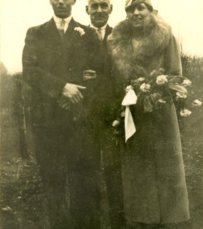 Henry George (Harry) Chalk and his wife Pauline (late 1930s). In the centre Herbert Angelo Chalk. Henry George (Harry) Chalk and his wife Pauline (late 1930s). In the centre Herbert Angelo Chalk. | Gill and Colin Blackall
