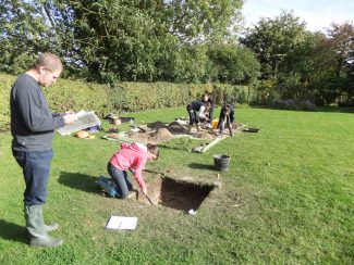 In a back garden | Cambridge Archaeology