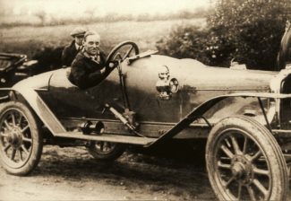 Malcolm Campbell at the 1920 Hill Climb in an early 'Blue Bird'