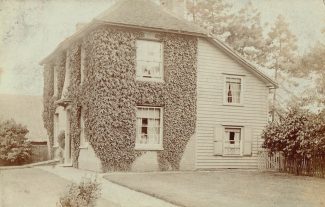 The recently discovered postcard of Leigh Heath Farm House | Vivienne Salmon