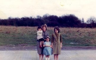 The Lindoe Family The Lindoe Family on the Common | Alison Lindoe